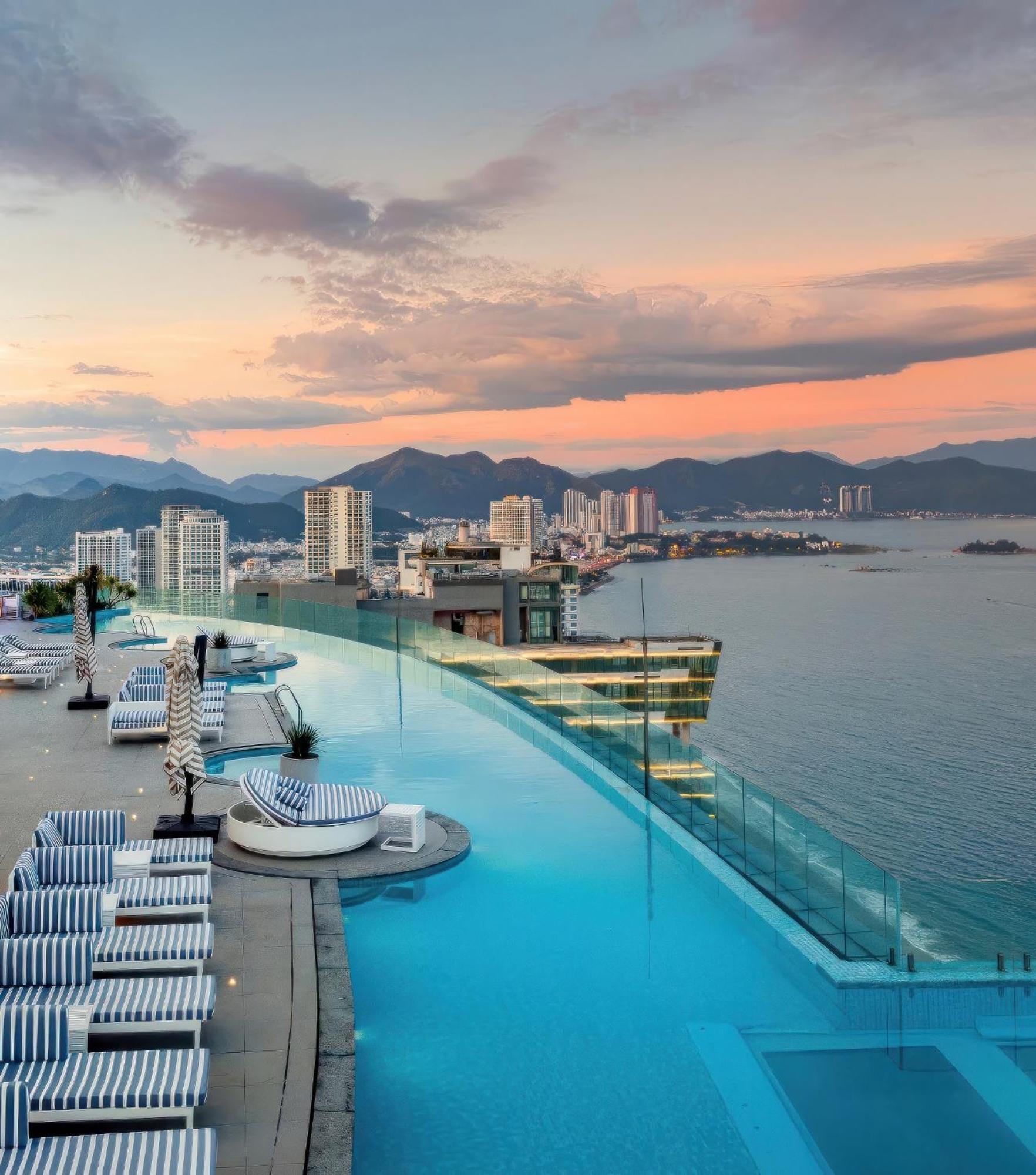 Jk.Boutique Oceanfront Panorama Residence Нячанг Экстерьер фото